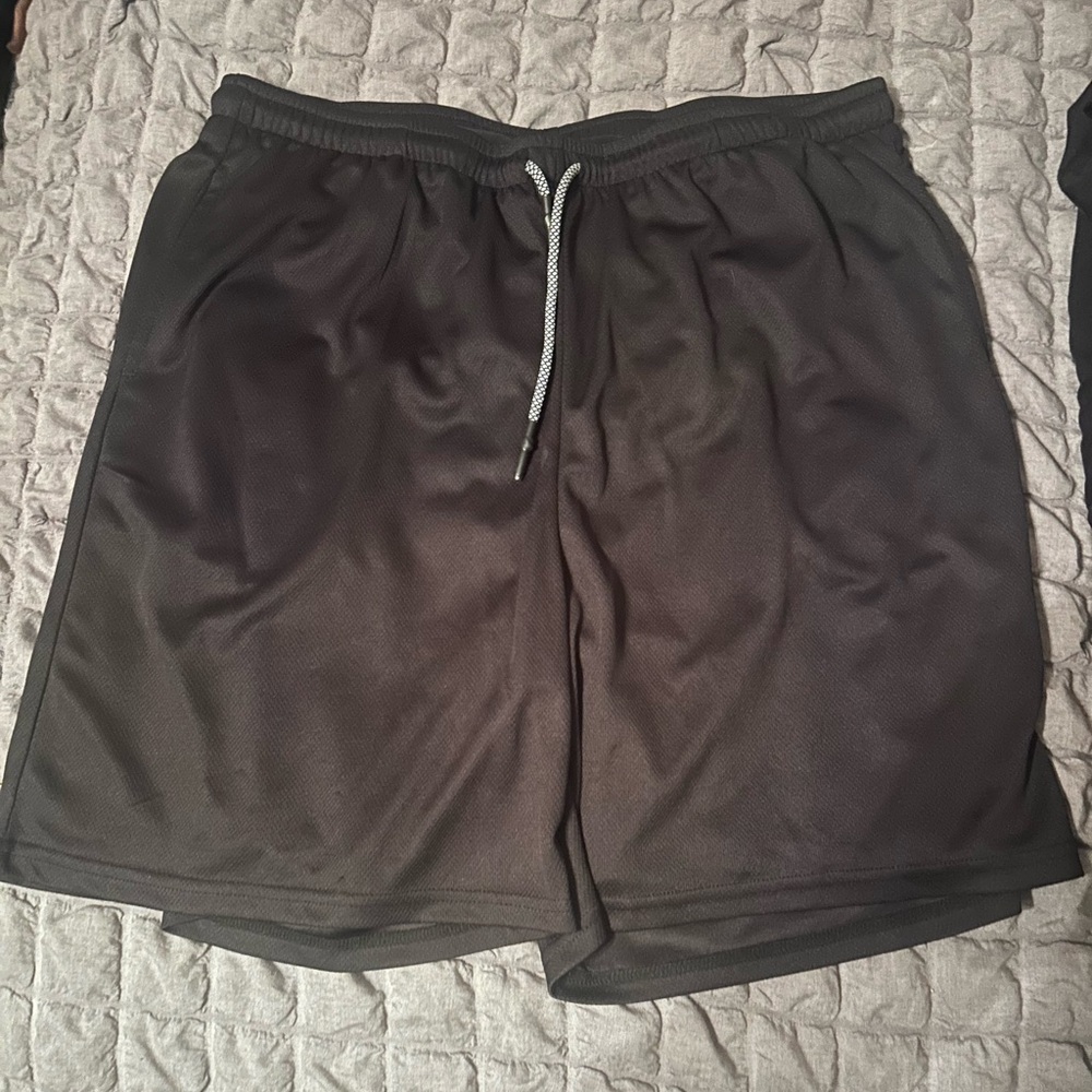 Black gym shorts with liner
